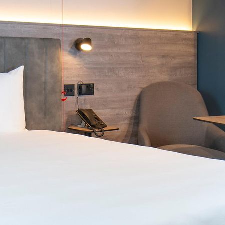 מלון קרואולי Ibis Styles London Gatwick Airport מראה חיצוני תמונה