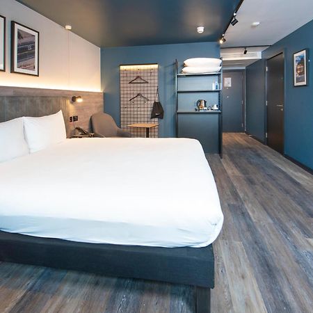 מלון קרואולי Ibis Styles London Gatwick Airport מראה חיצוני תמונה