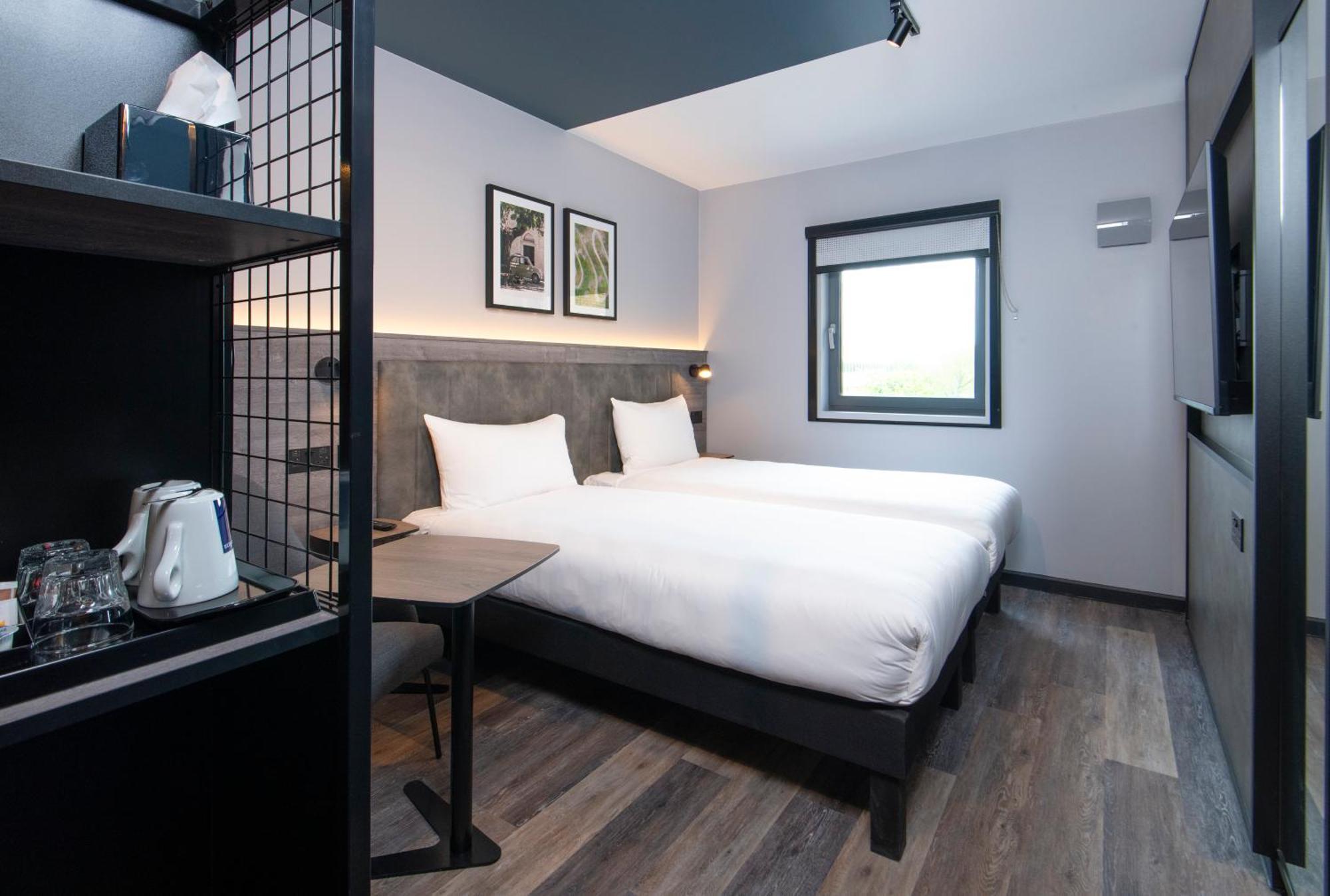 מלון קרואולי Ibis Styles London Gatwick Airport מראה חיצוני תמונה
