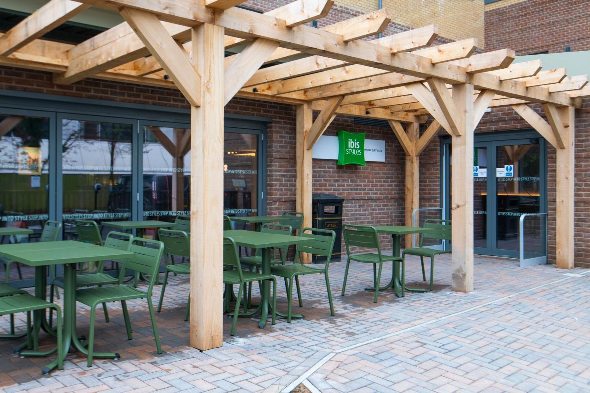 מלון קרואולי Ibis Styles London Gatwick Airport מראה חיצוני תמונה