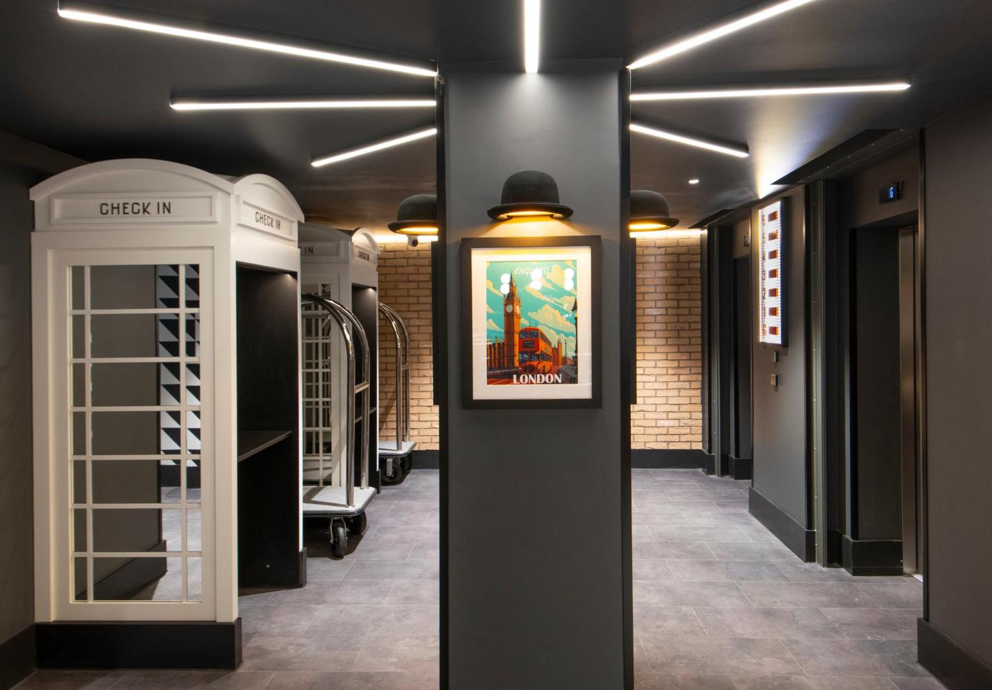 מלון קרואולי Ibis Styles London Gatwick Airport מראה חיצוני תמונה