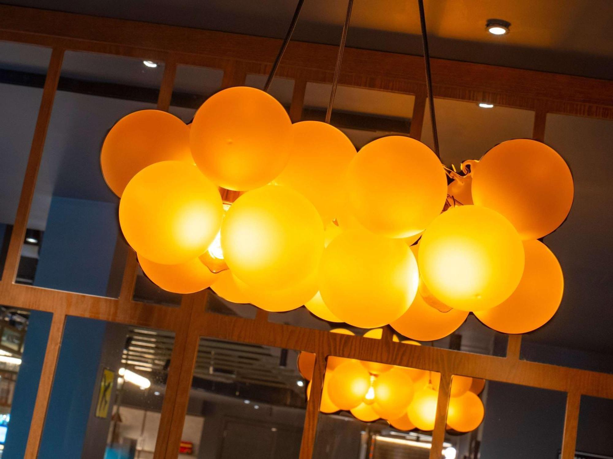 מלון קרואולי Ibis Styles London Gatwick Airport מראה חיצוני תמונה