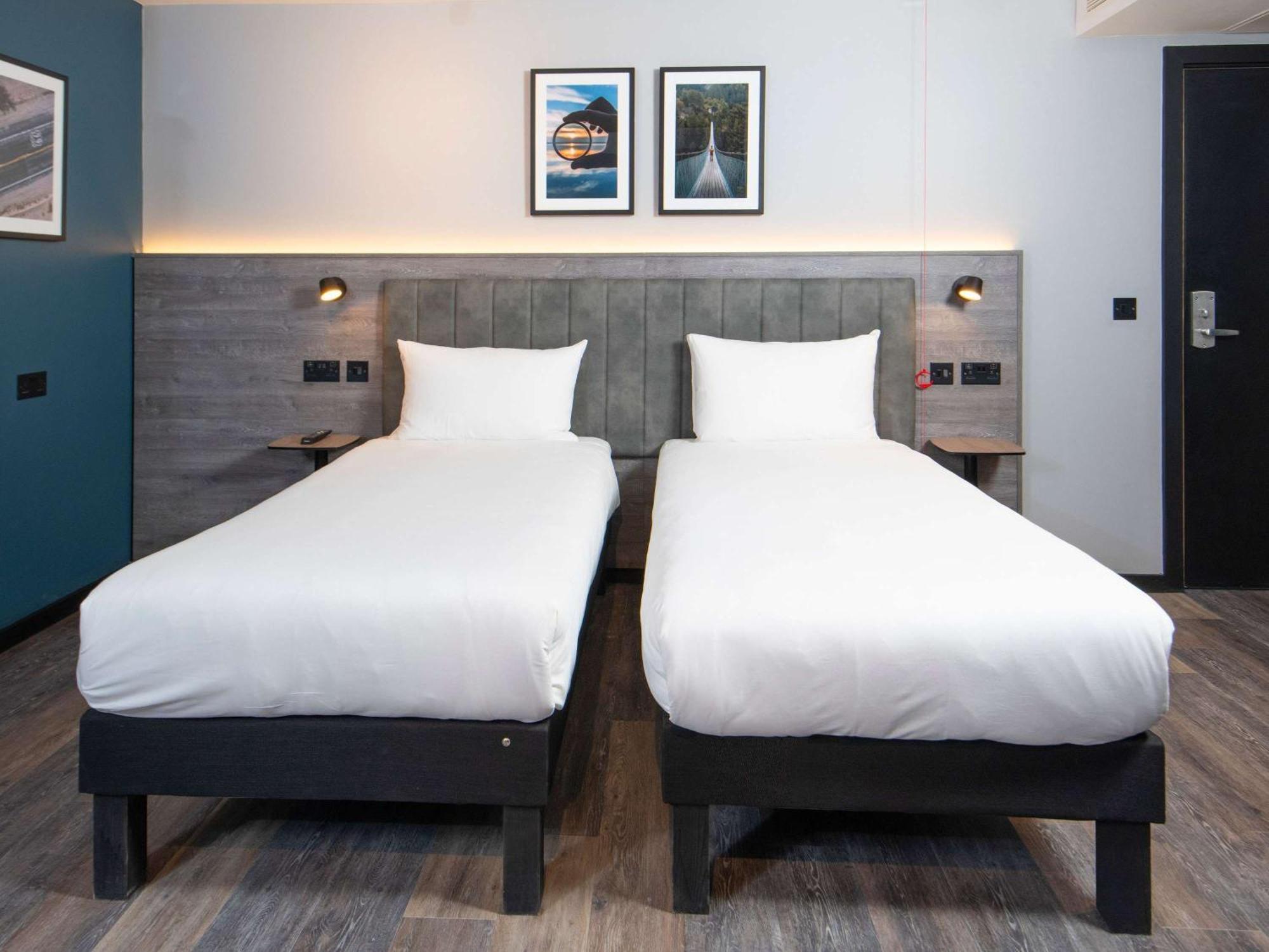 מלון קרואולי Ibis Styles London Gatwick Airport מראה חיצוני תמונה