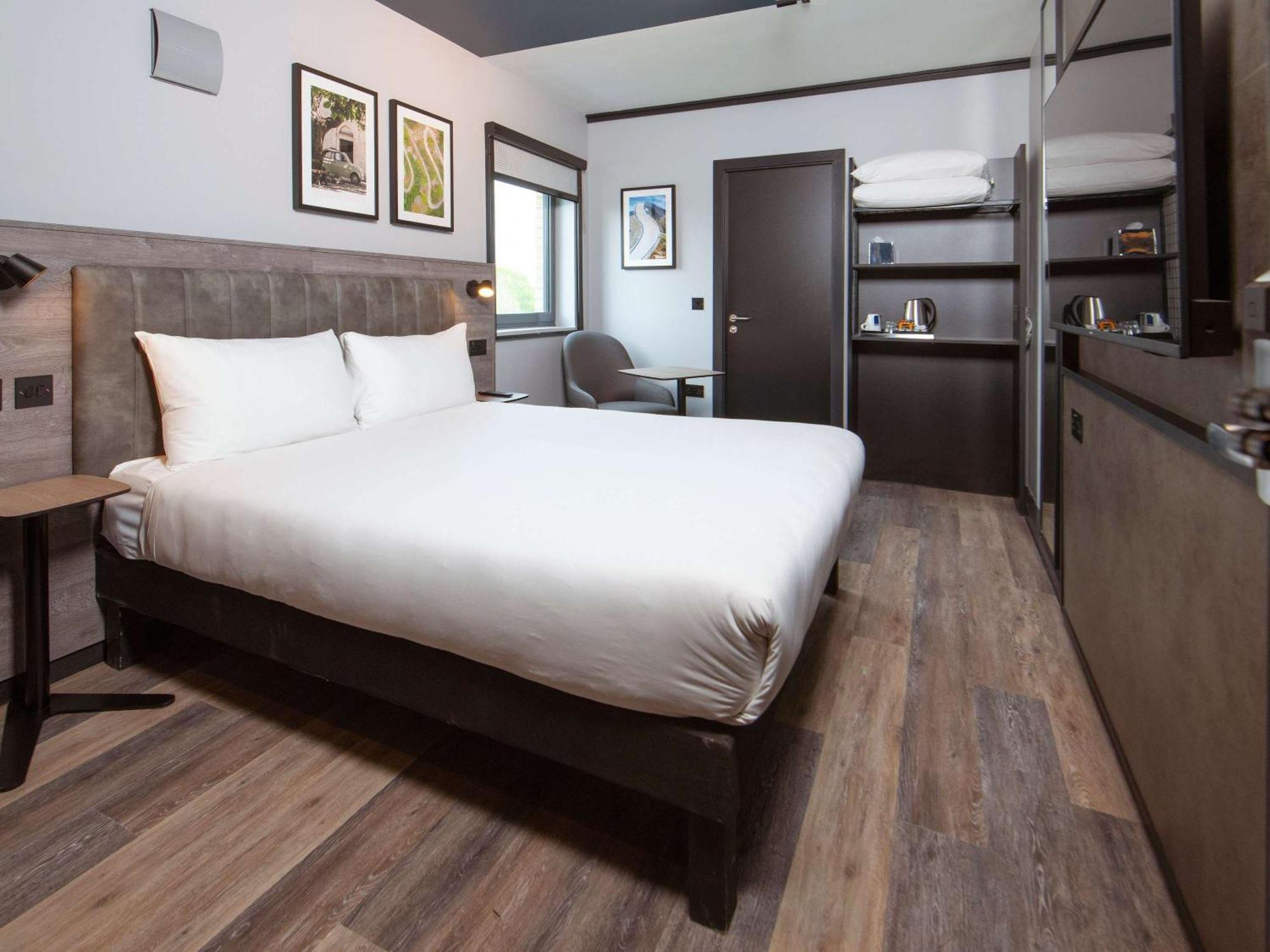 מלון קרואולי Ibis Styles London Gatwick Airport מראה חיצוני תמונה