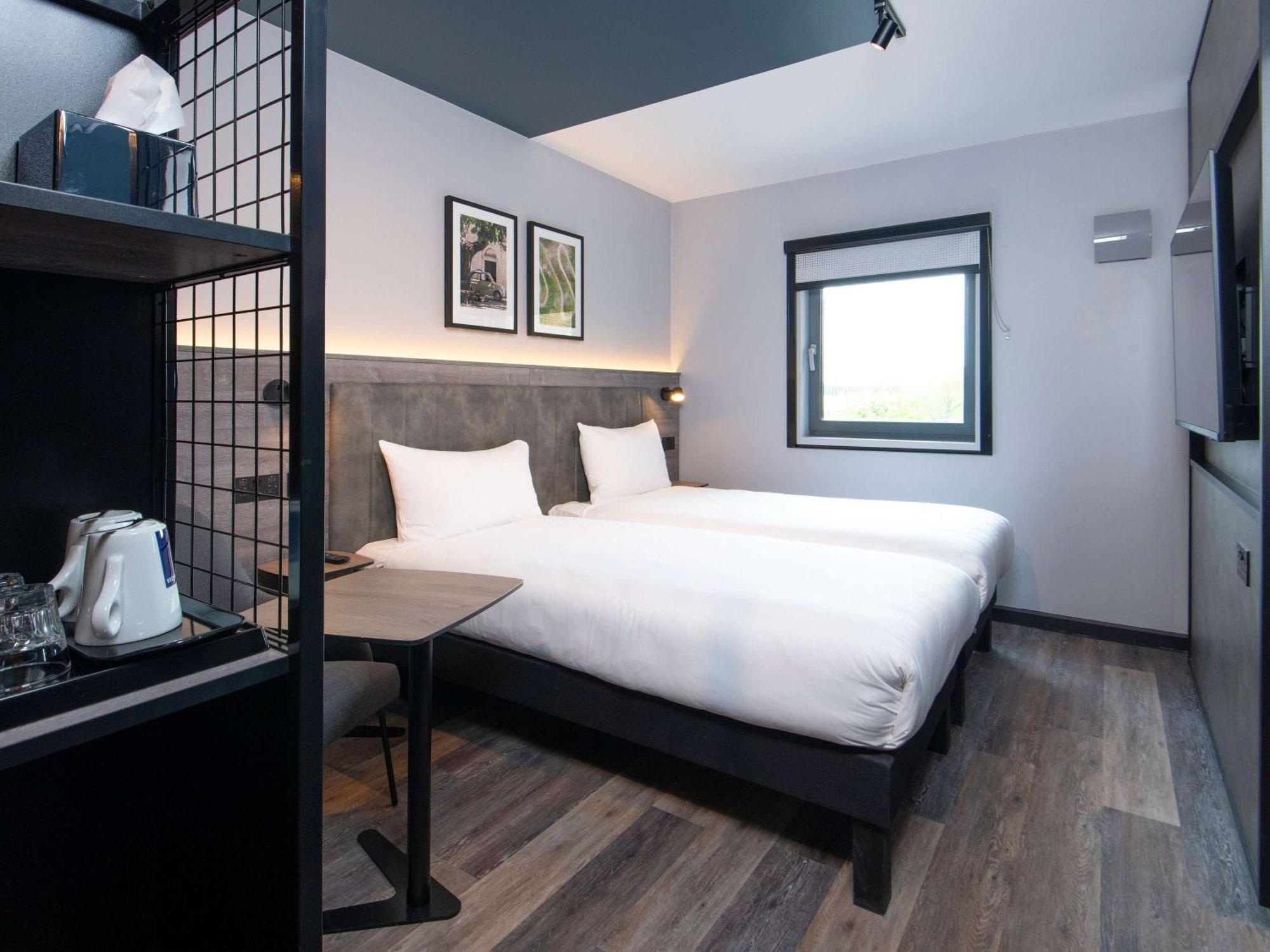 מלון קרואולי Ibis Styles London Gatwick Airport מראה חיצוני תמונה