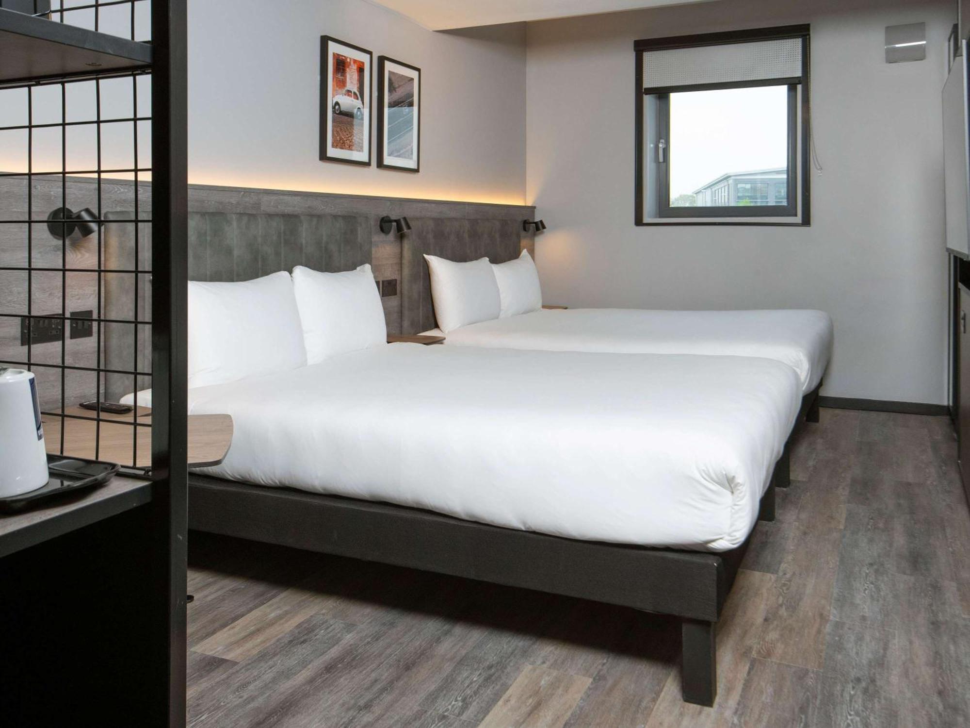 מלון קרואולי Ibis Styles London Gatwick Airport מראה חיצוני תמונה