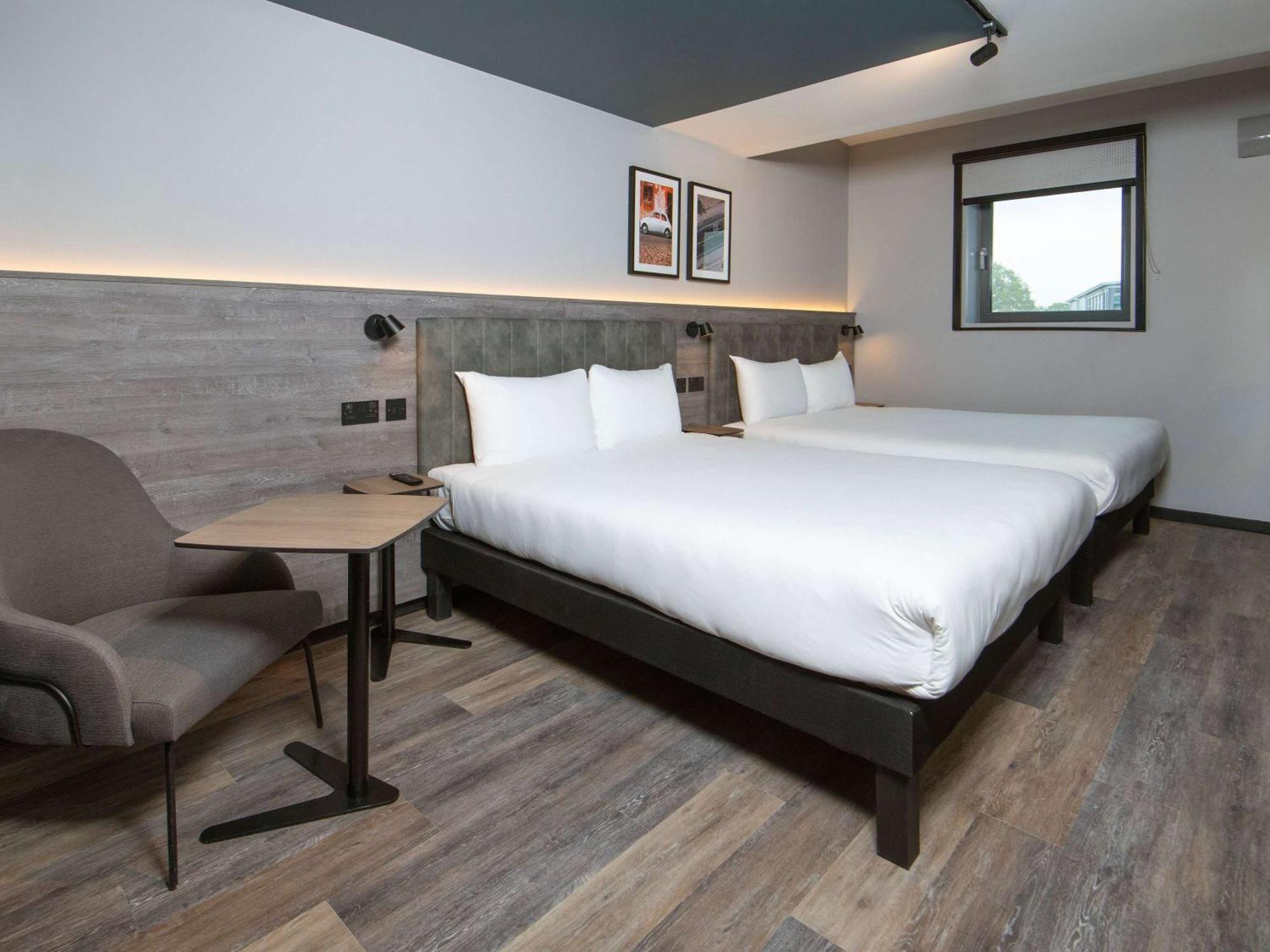 מלון קרואולי Ibis Styles London Gatwick Airport מראה חיצוני תמונה