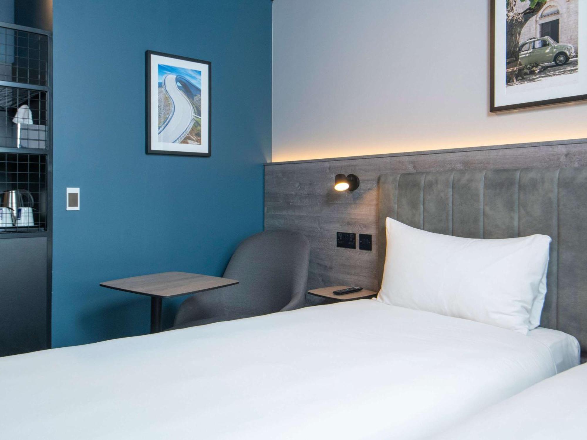 מלון קרואולי Ibis Styles London Gatwick Airport מראה חיצוני תמונה