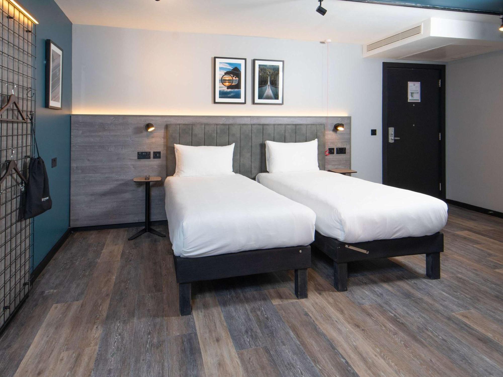 מלון קרואולי Ibis Styles London Gatwick Airport מראה חיצוני תמונה