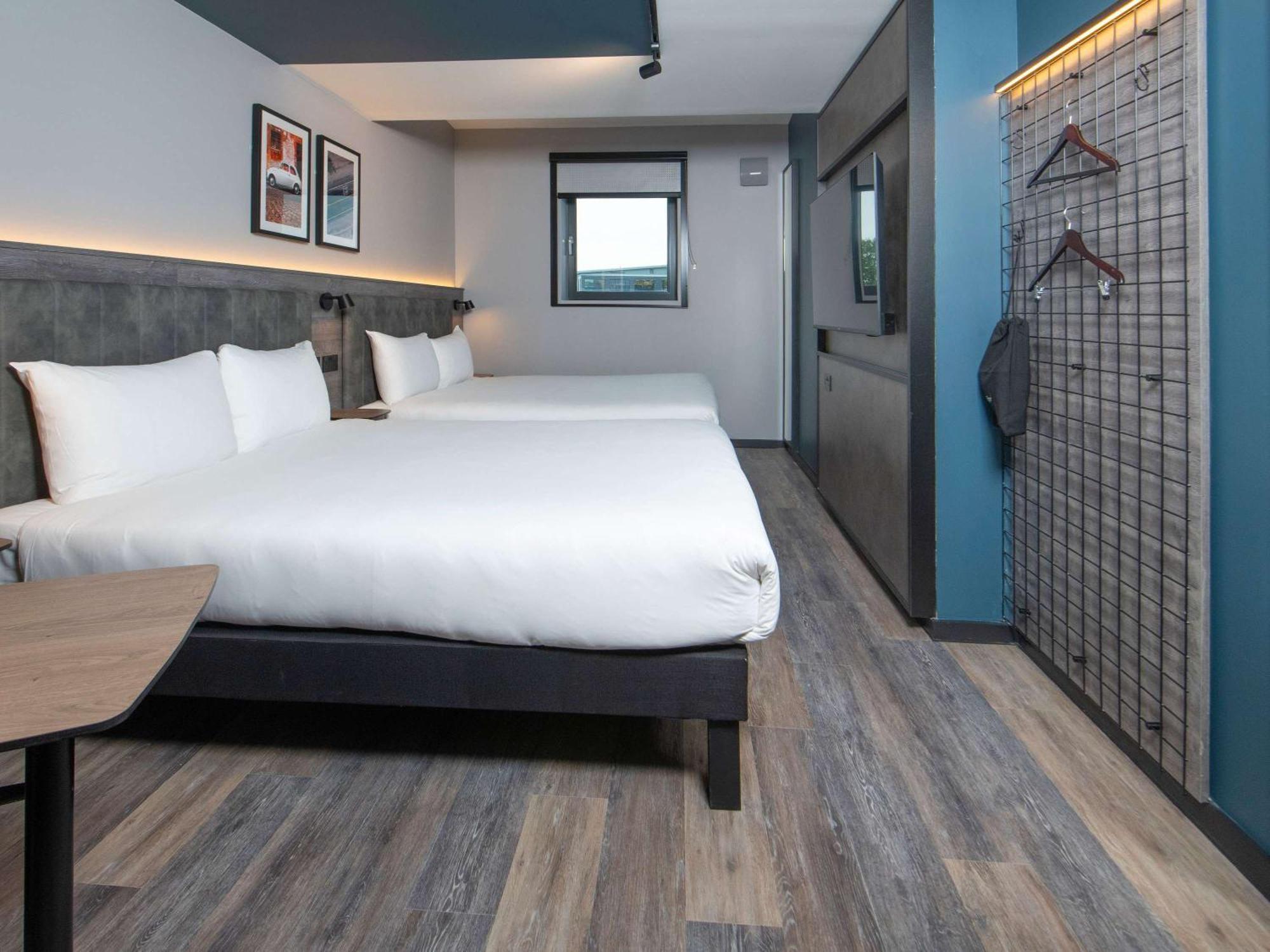 מלון קרואולי Ibis Styles London Gatwick Airport מראה חיצוני תמונה