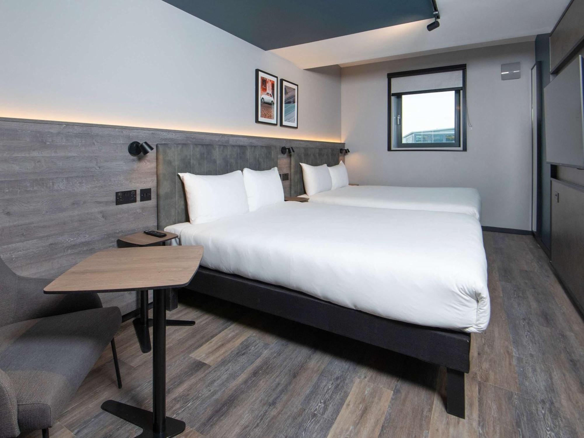 מלון קרואולי Ibis Styles London Gatwick Airport מראה חיצוני תמונה