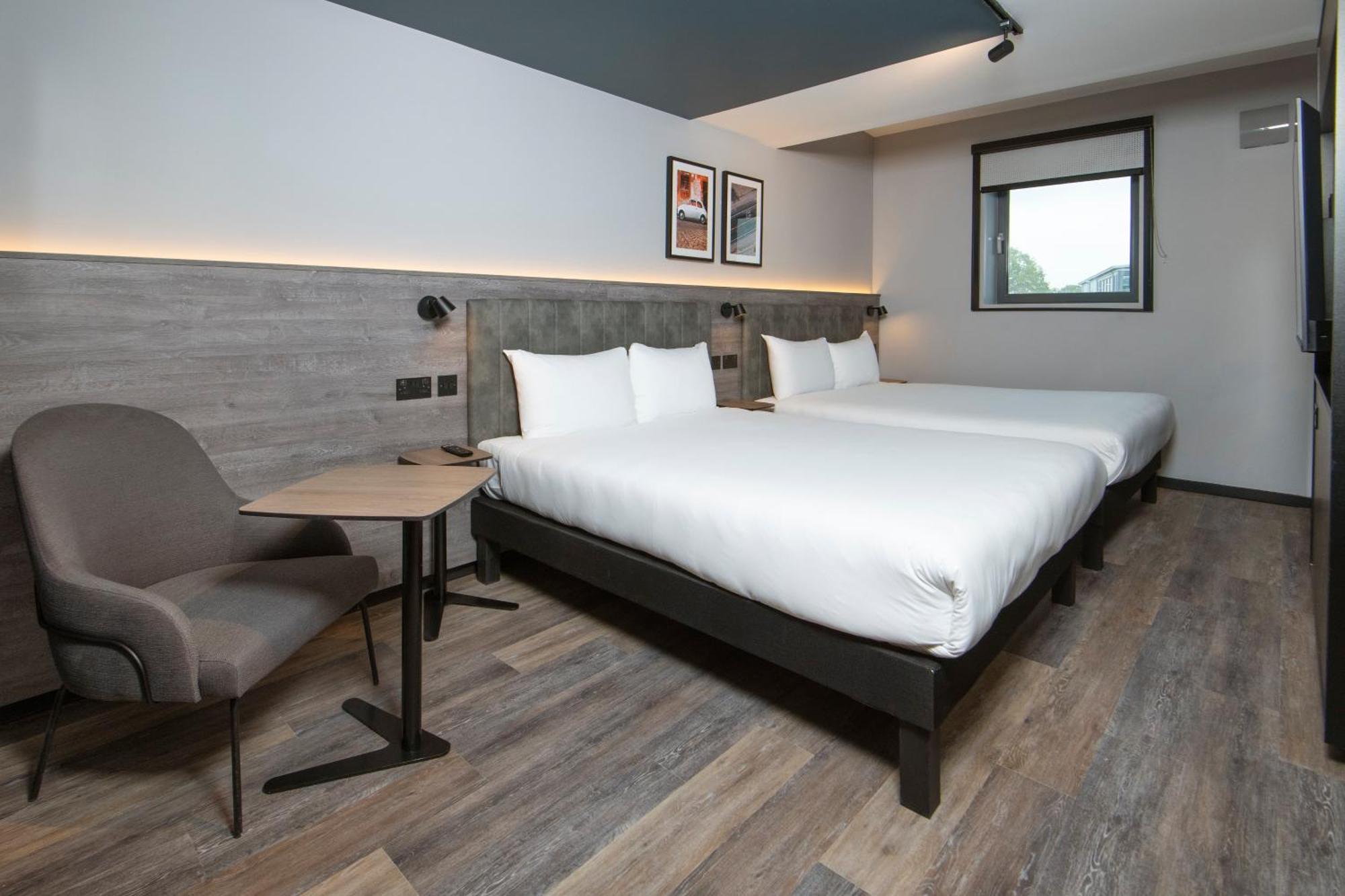 מלון קרואולי Ibis Styles London Gatwick Airport מראה חיצוני תמונה