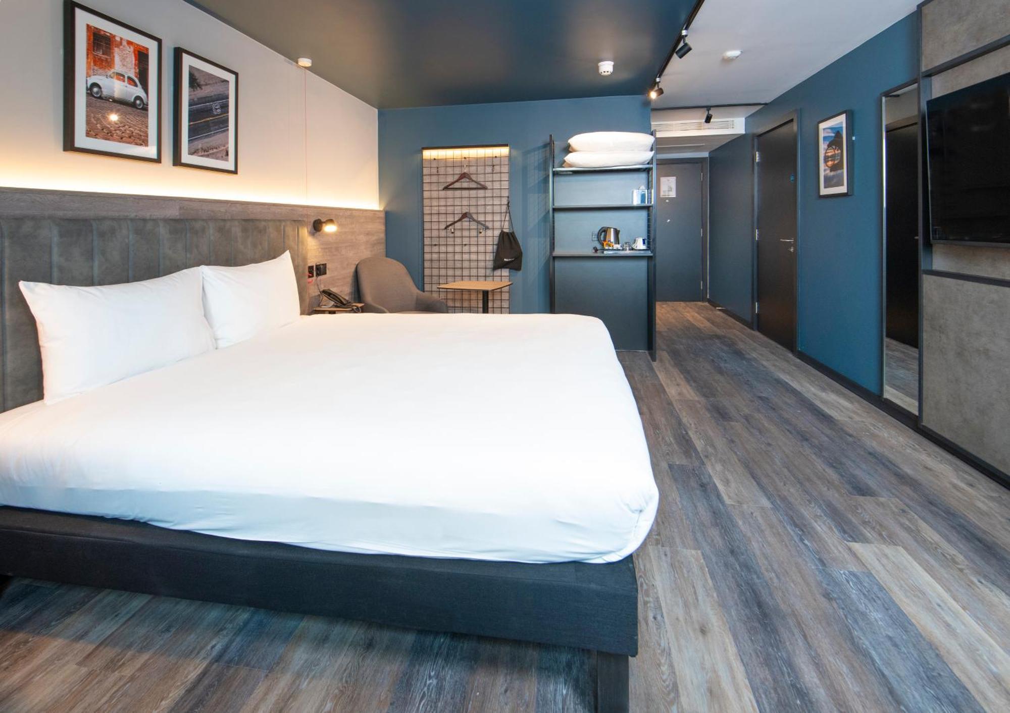 מלון קרואולי Ibis Styles London Gatwick Airport מראה חיצוני תמונה
